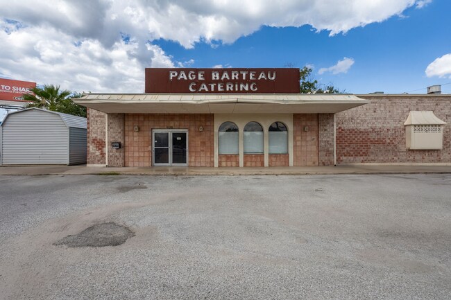 Plus de détails pour 2332 N Saint Marys St, San Antonio, TX - Commerce de détail à vendre