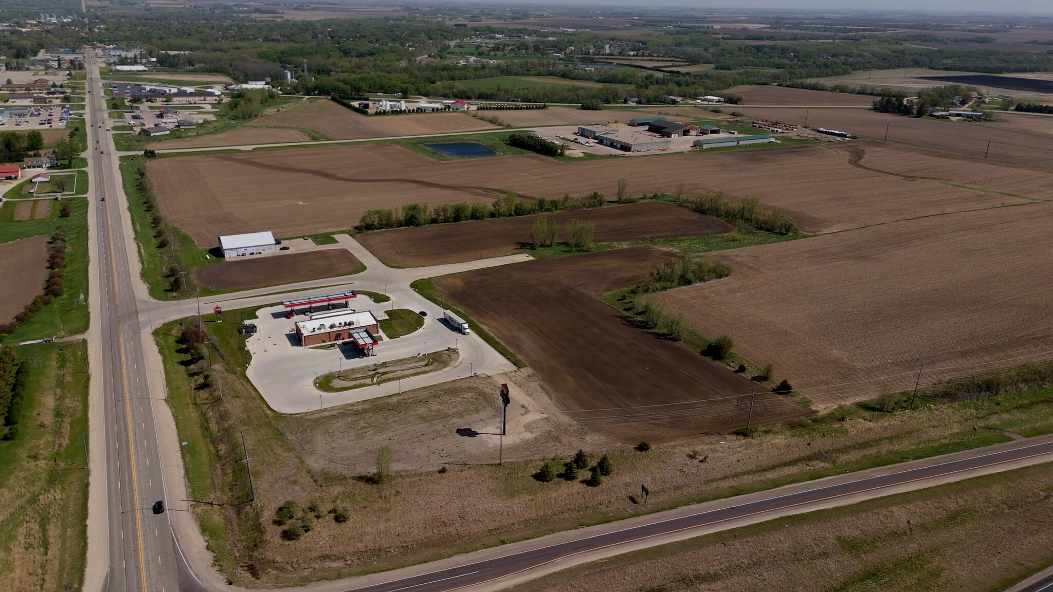 0 Grand Ave, Charles City, IA for sale Primary Photo- Image 1 of 13