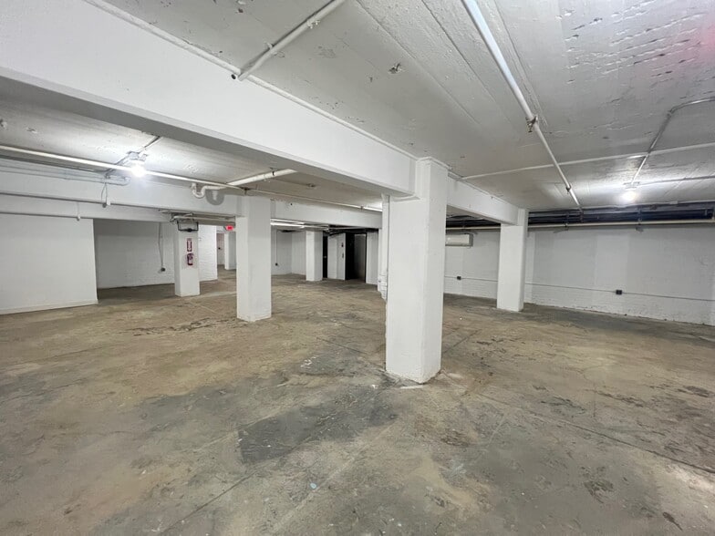 190 Christopher Columbus Dr, Jersey City, NJ for lease - Building Photo - Image 3 of 34