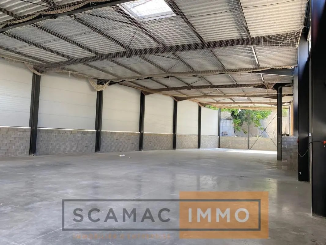 Office in Marseille for lease Interior Photo- Image 1 of 6