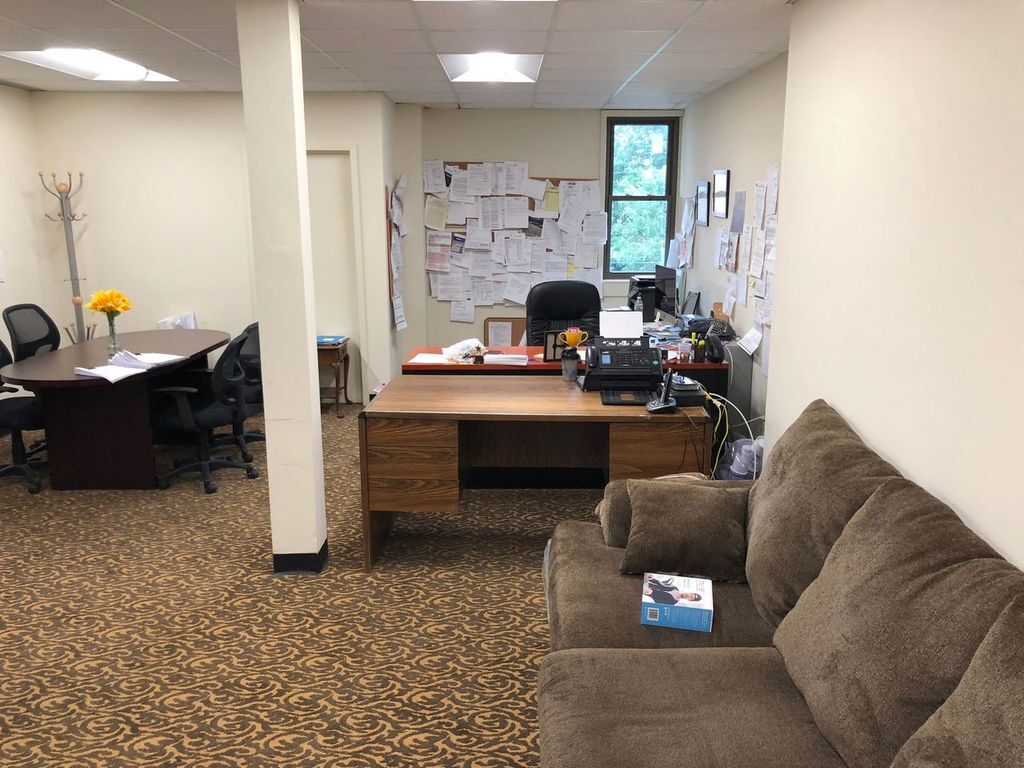 33-43 Great Neck Rd, Great Neck, NY à louer Photo intérieure- Image 1 de 1