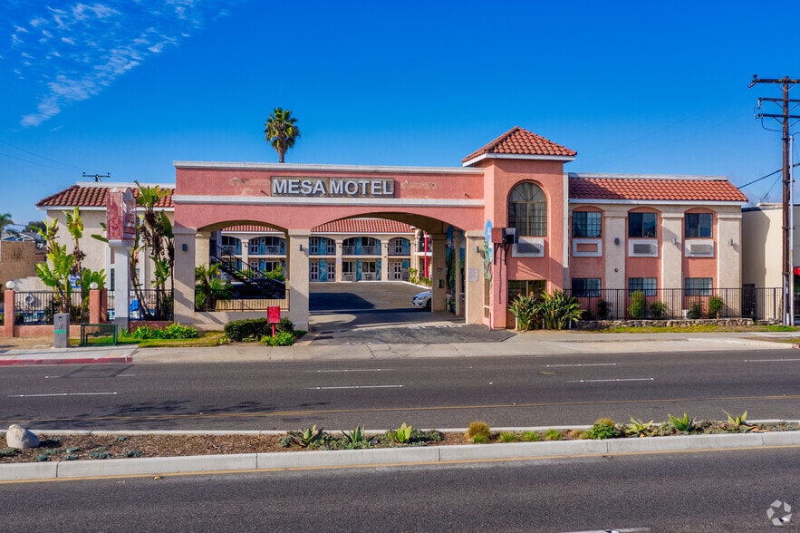 2205 Harbor Blvd, Costa Mesa, CA for sale - Primary Photo - Image 1 of 10