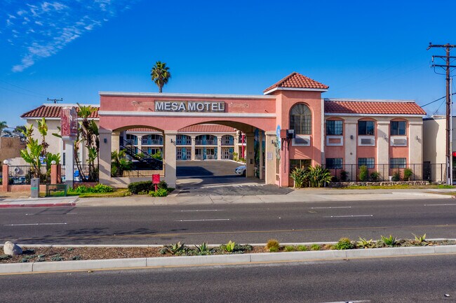 Plus de détails pour 2205 Harbor Blvd, Costa Mesa, CA - Services hôteliers à vendre