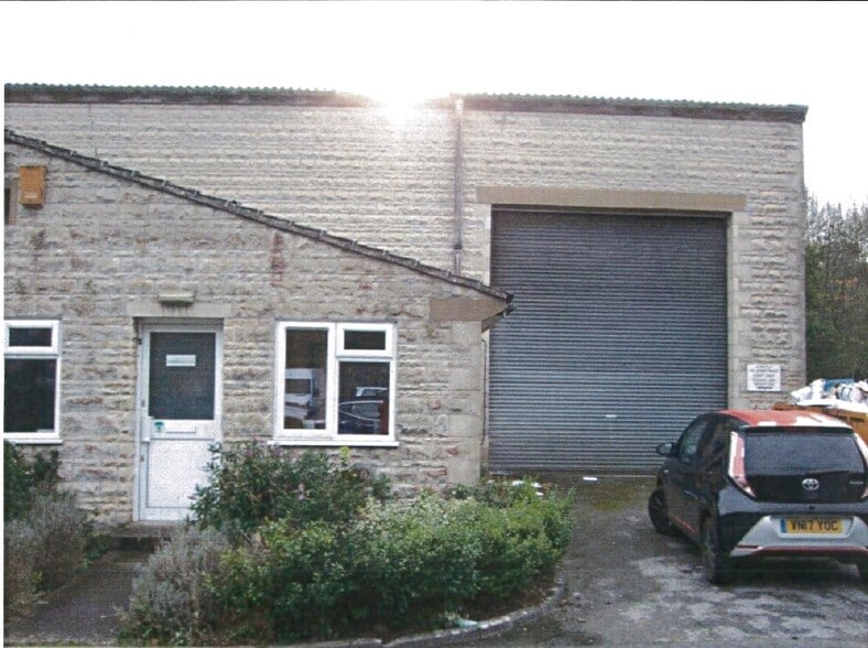 Avening Rd, Nailsworth for lease - Primary Photo - Image 1 of 3