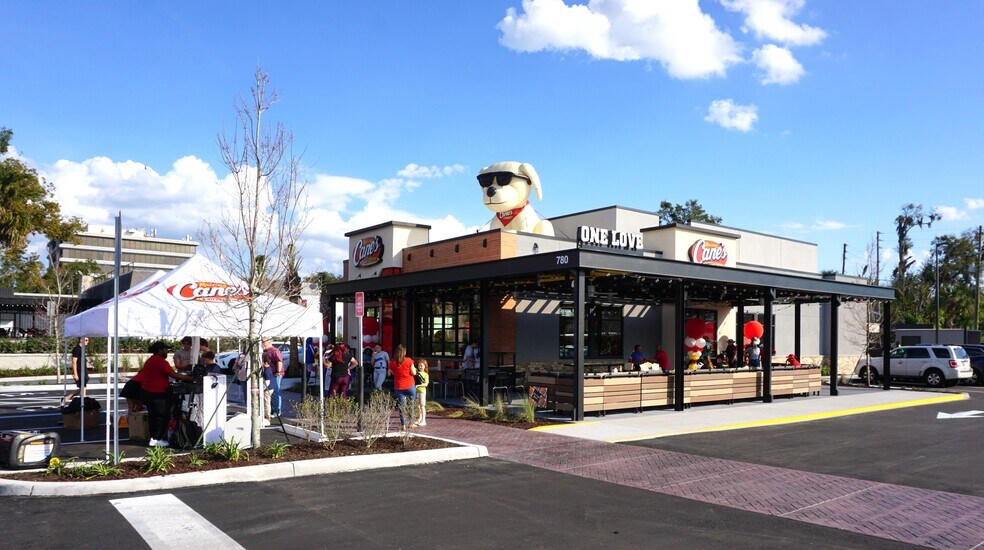 780 E Altamonte Dr, Altamonte Springs, FL à vendre - Photo du bâtiment - Image 2 de 10