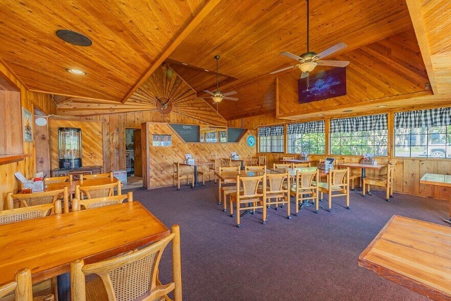 3030 Oregon Ave, Bandon, OR à vendre - Photo intérieure - Image 3 de 79