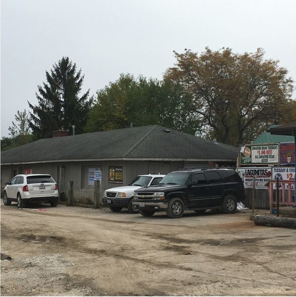 2601 S River Rd, McHenry, IL à vendre - Photo du bâtiment - Image 2 de 4