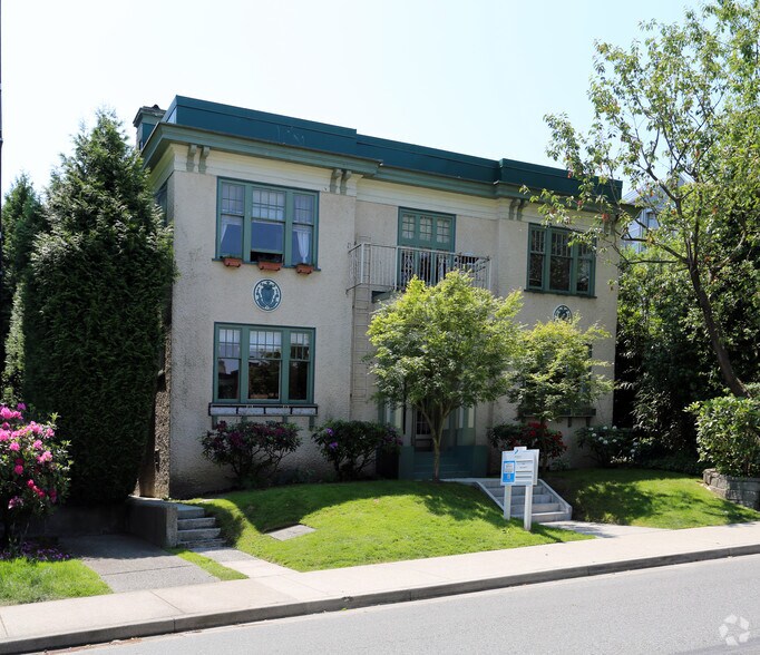 2230 W 3rd Ave, Vancouver, BC à vendre - Photo principale - Image 1 de 1