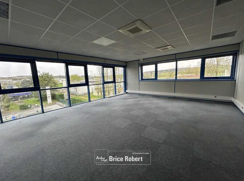 Office in Civrieux-d'Azergues for sale - Interior Photo - Image 3 of 4