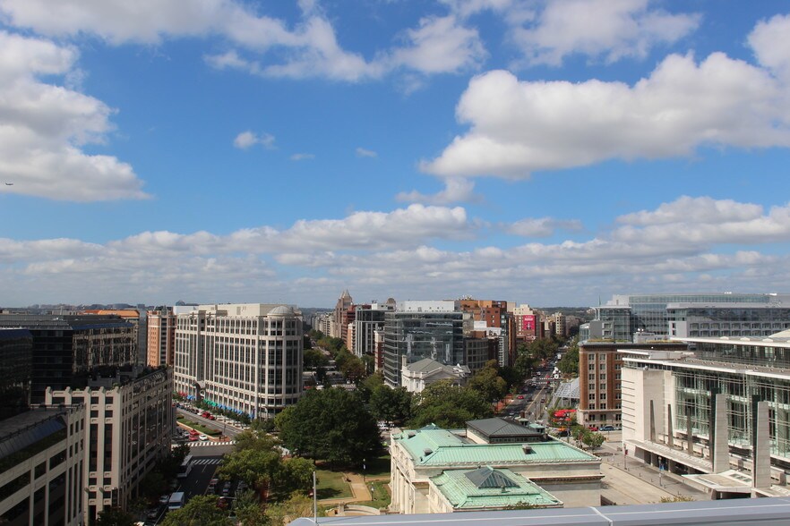 601 Massachusetts Ave NW, Washington, DC for lease - Building Photo - Image 2 of 12