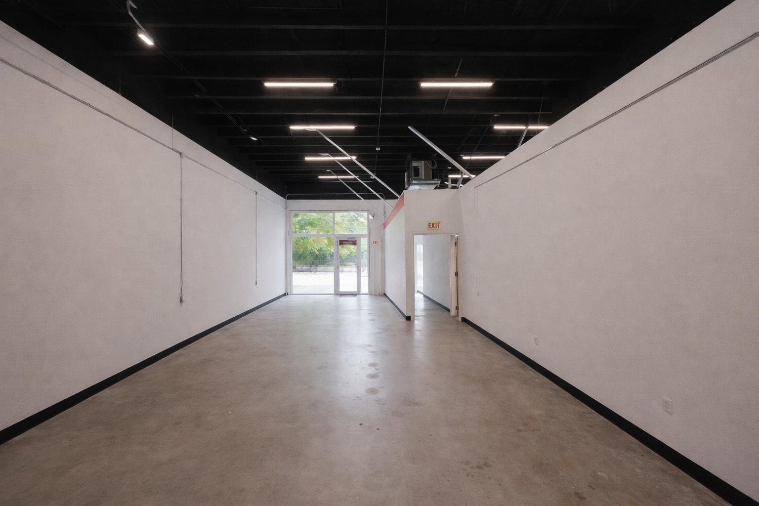 6212 NE 4th Ct, Miami, FL for lease Interior Photo- Image 1 of 1