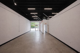 6212 NE 4th Ct, Miami, FL for lease Interior Photo- Image 1 of 1