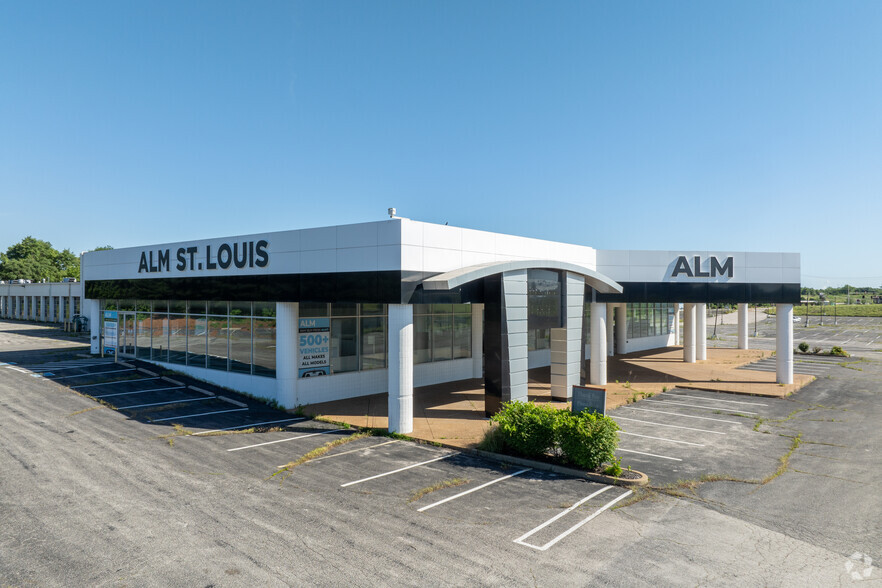 820-830 James S McDonnell Blvd, Hazelwood, MO for lease - Building Photo - Image 2 of 5