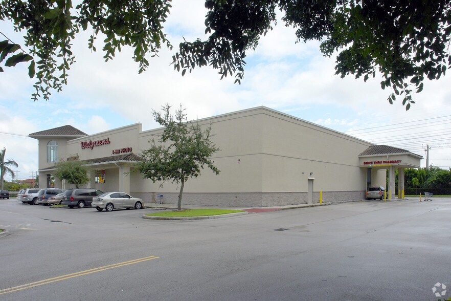 13698 SW 8th St, Miami, FL à vendre - Photo du bâtiment - Image 2 de 7