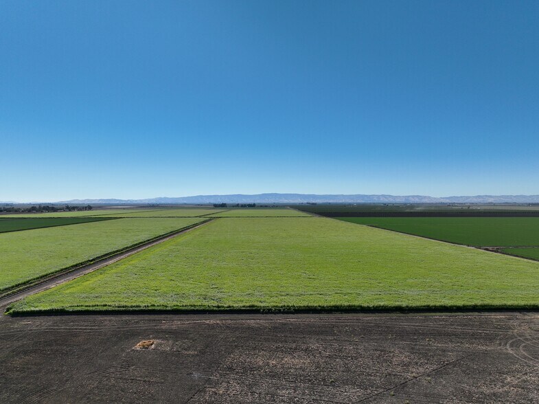 Radio Station, Dixon, CA à vendre - Photo du bâtiment - Image 2 de 12