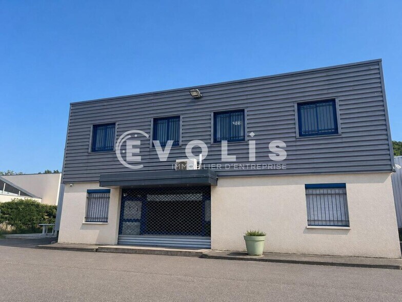 12 Rue De La Pierre Millière, Saint-Quentin-Fallavier for lease - Building Photo - Image 2 of 15