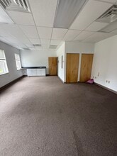 5010 Gateway Dr, Medina, OH for lease Building Photo- Image 2 of 34