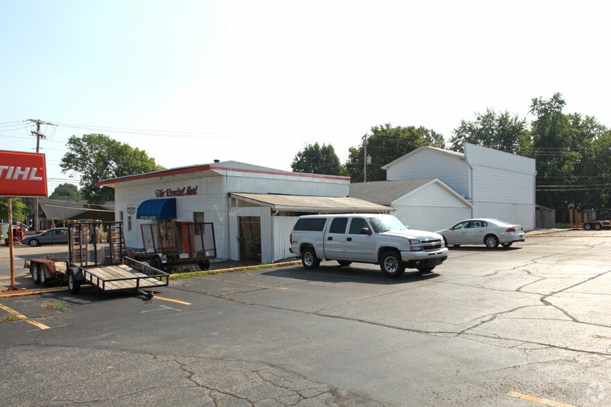 2668 Charlestown Rd, New Albany, IN à louer - Photo du bâtiment - Image 2 de 30