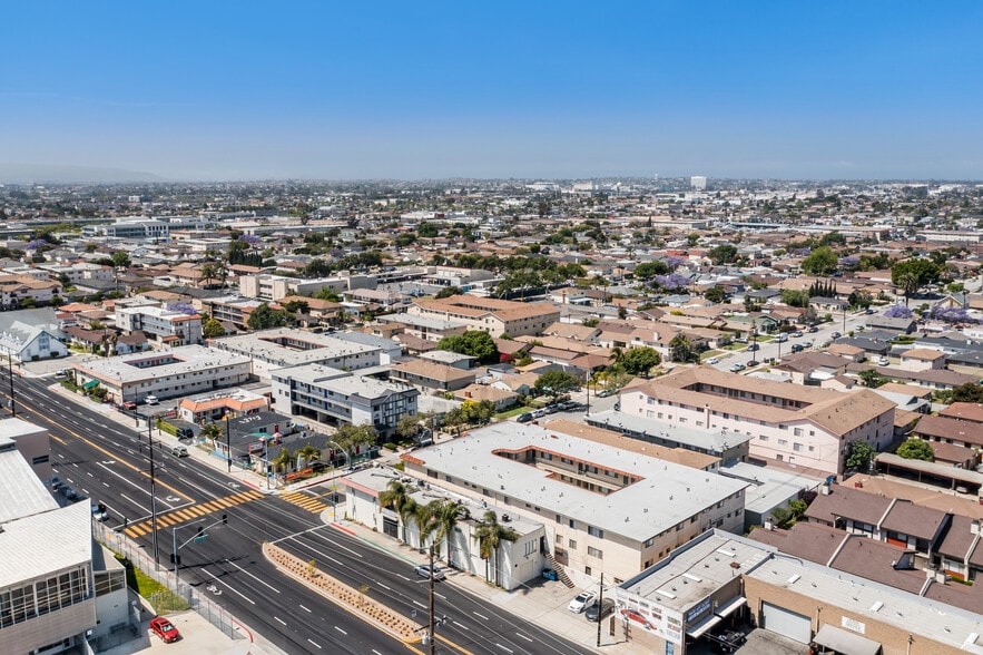 13663 Prairie Ave, Hawthorne, CA for sale - Aerial - Image 3 of 40
