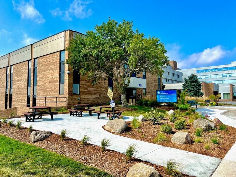 401 E Gold Coast Rd, Papillion, NE à louer - Photo du bâtiment - Image 2 de 18