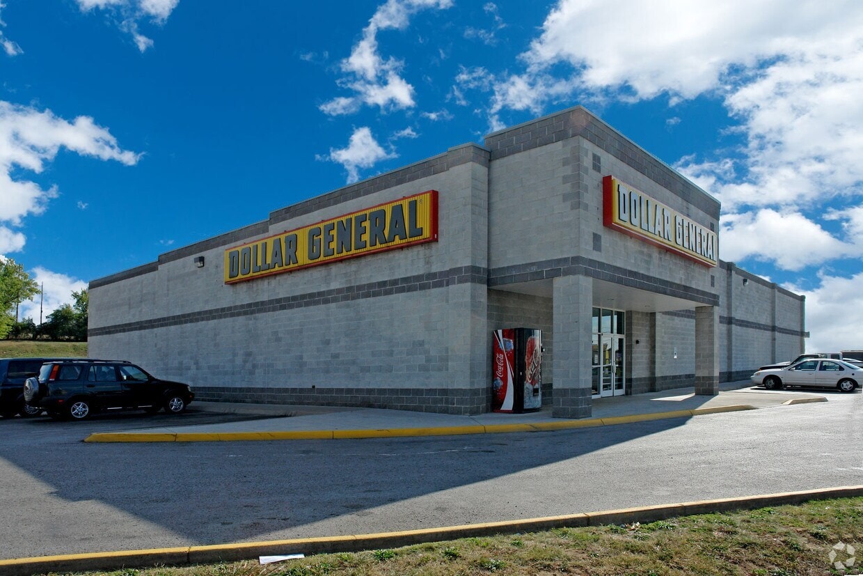 1800 Middlebrook Pike, Knoxville, TN for lease Interior Photo- Image 1 of 6