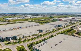 835 Intermodal Dr, Brampton, ON à louer Photo du bâtiment- Image 1 de 8