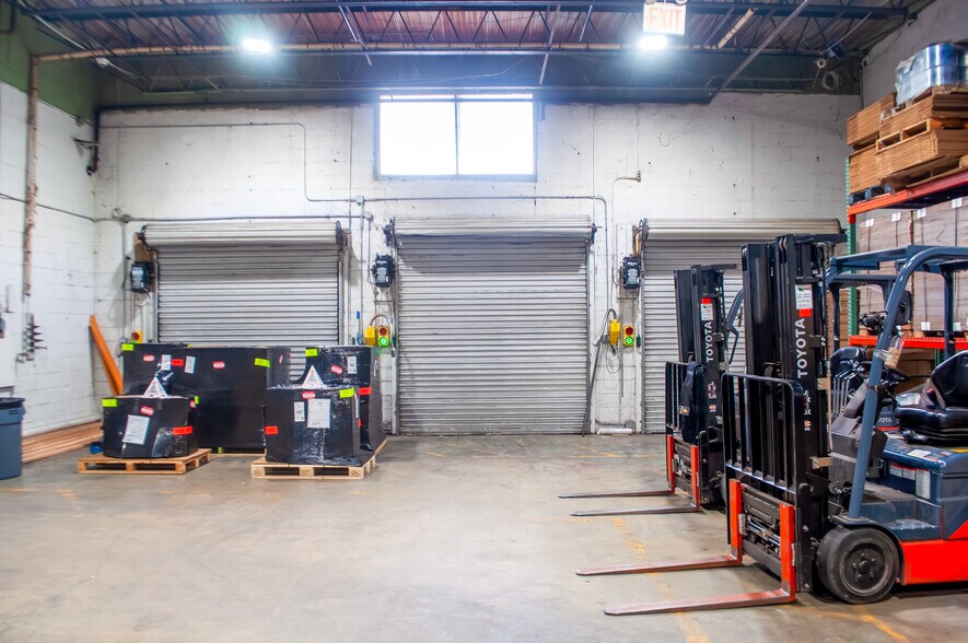 39 Progress St, Edison, NJ à vendre - Photo du bâtiment - Image 2 de 32