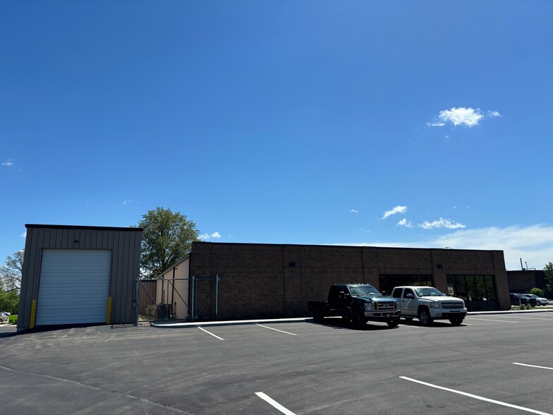 2914 Independence Dr, Fort Wayne, IN for lease - Building Photo - Image 3 of 11