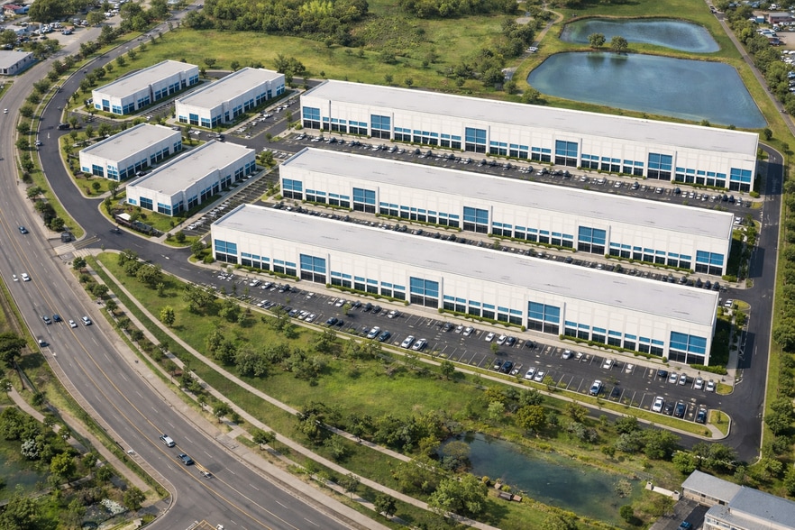 2601 SE Willoughby Blvd, Stuart, FL for sale - Building Photo - Image 2 of 10