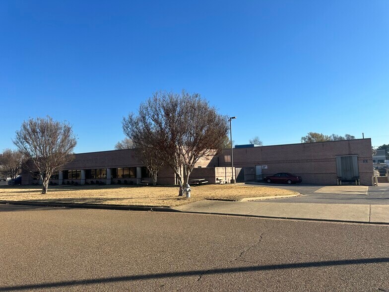 3080 Bartlett Corporate Dr, Bartlett, TN for lease - Building Photo - Image 1 of 3