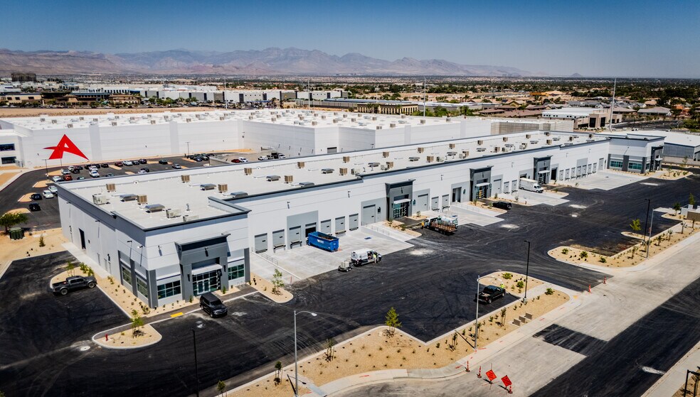 6551 Westwind Rd, Las Vegas, NV à louer - Photo du bâtiment - Image 2 de 5