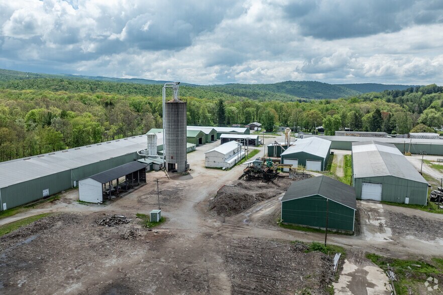 135 Roaring Run Rd, Champion, PA à vendre - Photo du bâtiment - Image 3 de 6