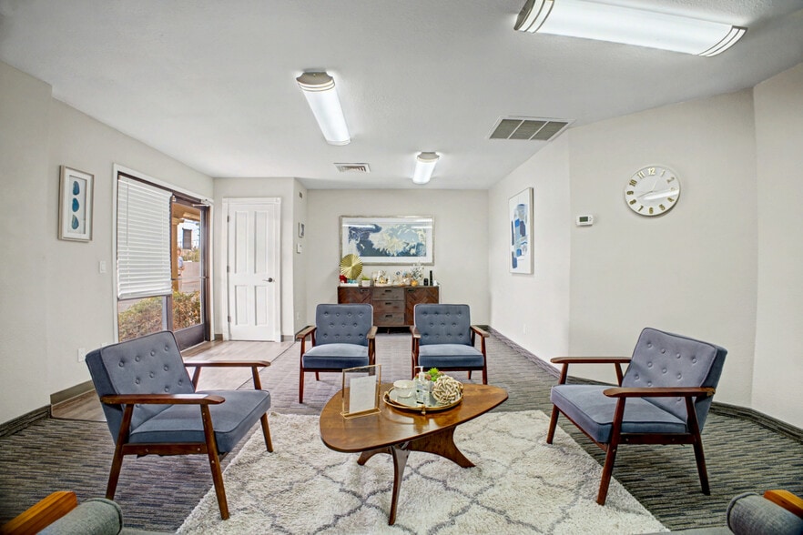 555 W University Dr, Mesa, AZ à louer - Photo intérieure - Image 3 de 27
