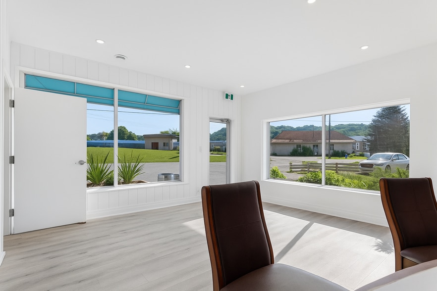 204 Carlow Rd, Central Elgin, ON for sale - Building Photo - Image 2 of 22