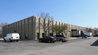 2200 S Busse Rd, Mount Prospect IL - Entrepôt