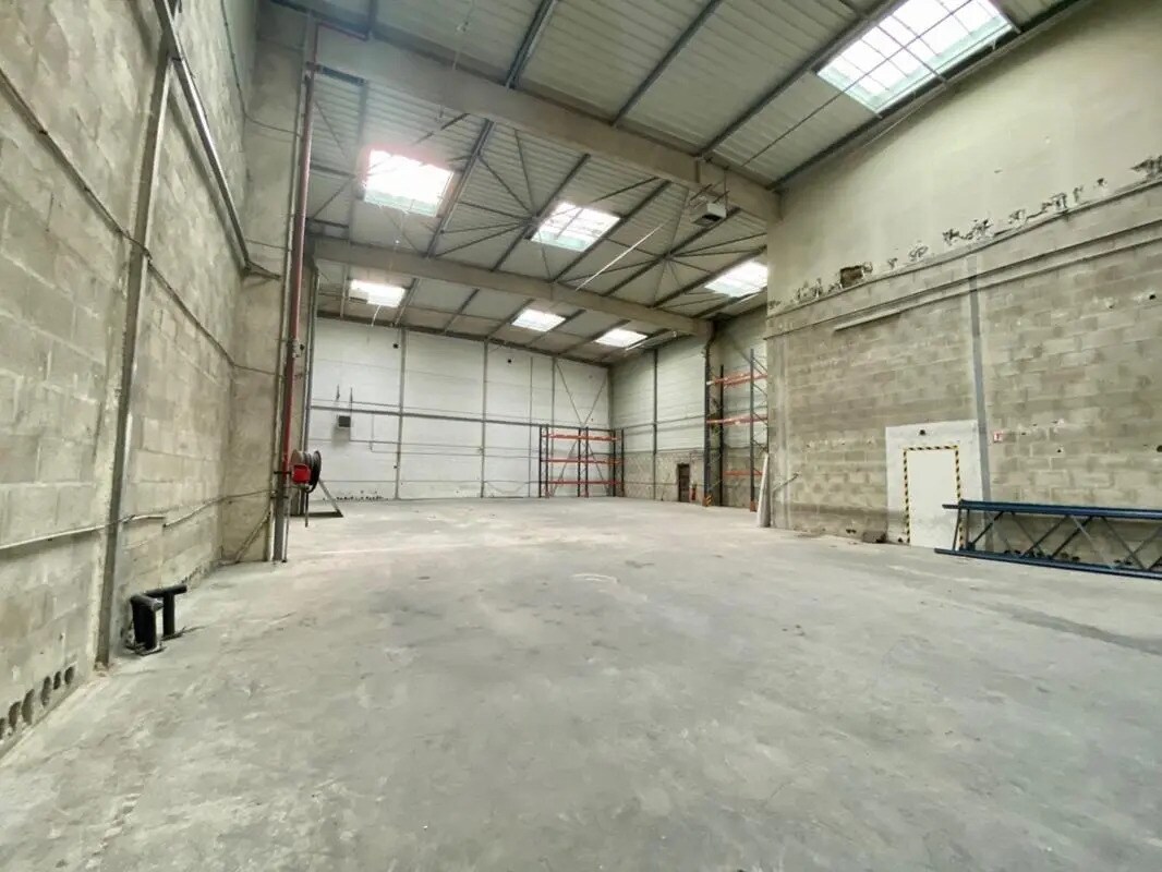 Industrial in Bagnolet for lease Interior Photo- Image 1 of 5