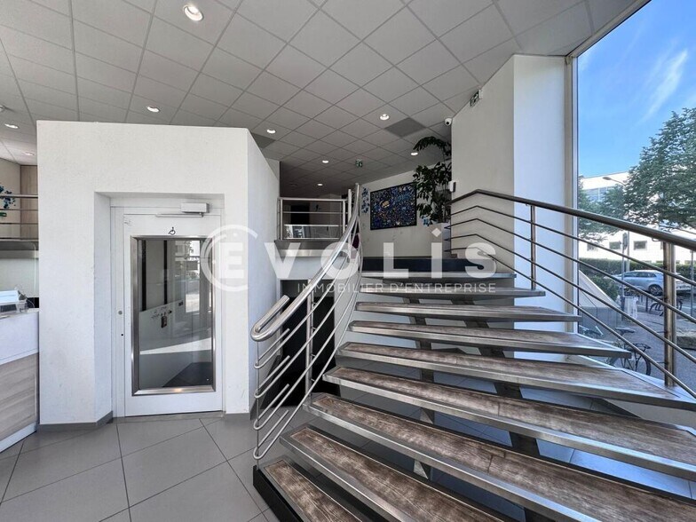 55 Avenue René Cassin, Lyon à louer - Hall d’entrée - Image 2 de 19