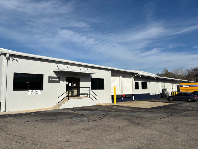 511 Vulcan Dr, Irondale, AL à louer - Photo du bâtiment - Image 2 de 7