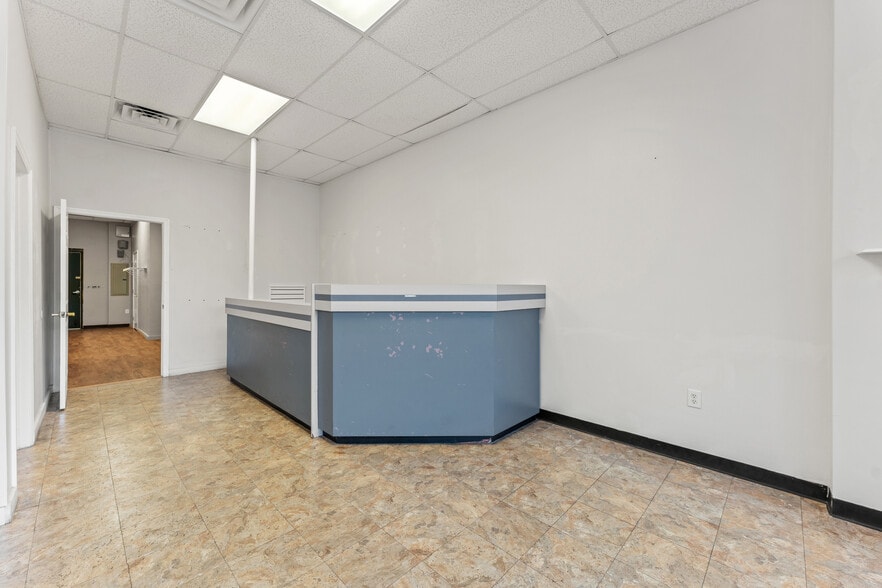 179 College Dr, Orange Park, FL for lease - Building Photo - Image 3 of 9