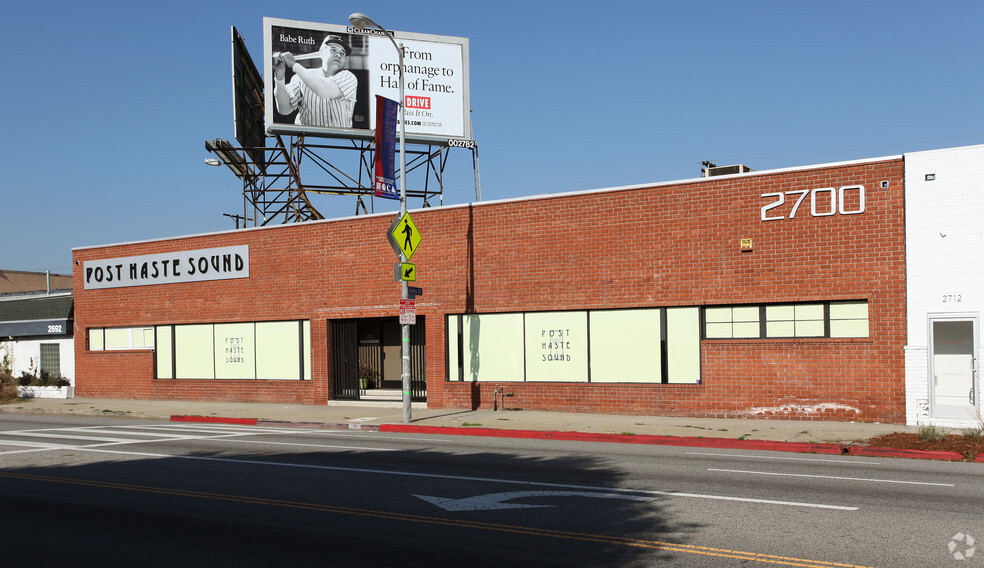 2700 S La Cienega Blvd, Los Angeles, CA à louer - Photo du bâtiment - Image 2 de 2