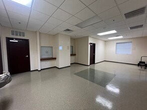 2350 Bentridge Ln, Fayetteville, NC for lease Building Photo- Image 2 of 8