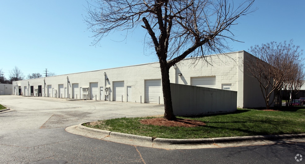 317 Westgate Dr, Greensboro, NC for lease - Building Photo - Image 2 of 2