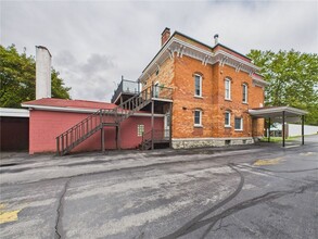 40 E Genesee St, Auburn, NY for lease Interior Photo- Image 2 of 11