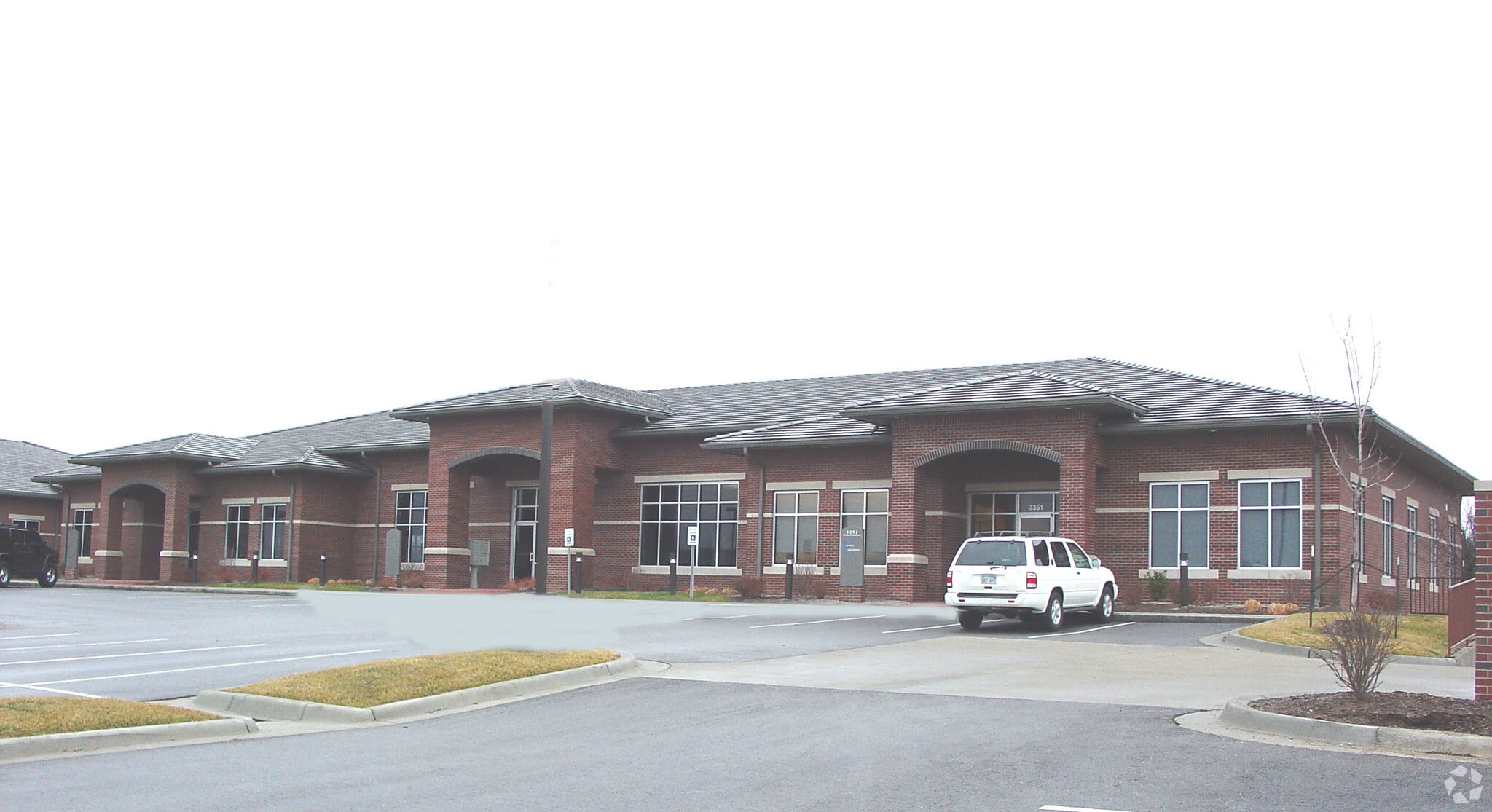 3351-3383 NE Ralph Powell Rd, Lee's Summit, MO à louer Photo principale- Image 1 de 17