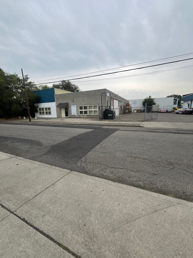 More details for 2911 E Boone Ave, Spokane, WA - Industrial for Sale