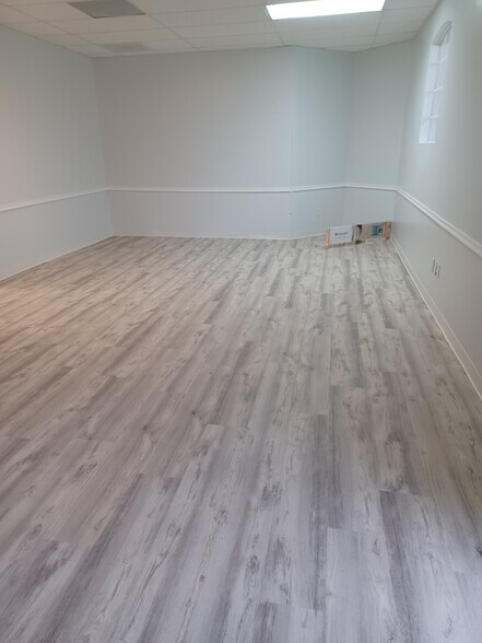 200-208 W Oak St, Kissimmee, FL à louer - Photo intérieure - Image 3 de 8