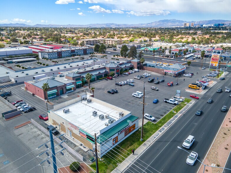 3455 E Flamingo Rd, Las Vegas, NV à louer - Photo du bâtiment - Image 2 de 18