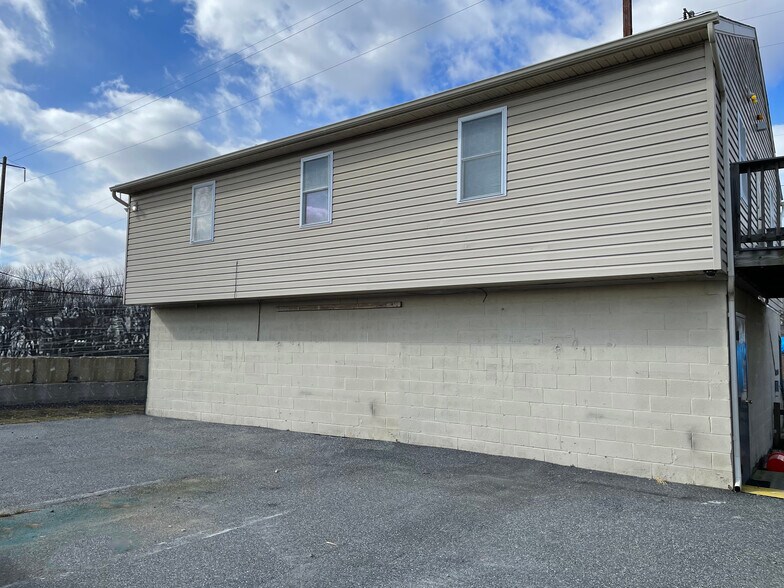 6923 Ebenezer Rd, Middle River, MD à louer - Photo du bâtiment - Image 2 de 4