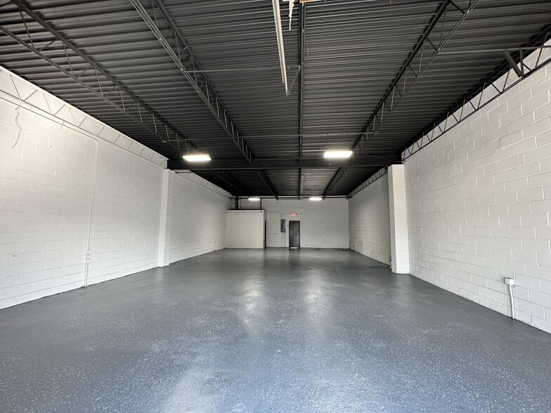 6487 Ga-85 Hwy, Riverdale, GA for lease - Interior Photo - Image 3 of 8