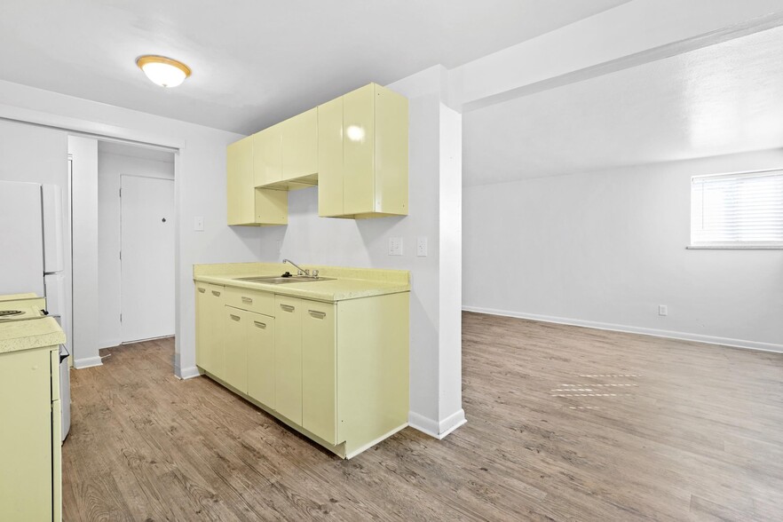 900 W Abriendo Ave, Pueblo, CO for sale - Interior Photo - Image 2 of 6